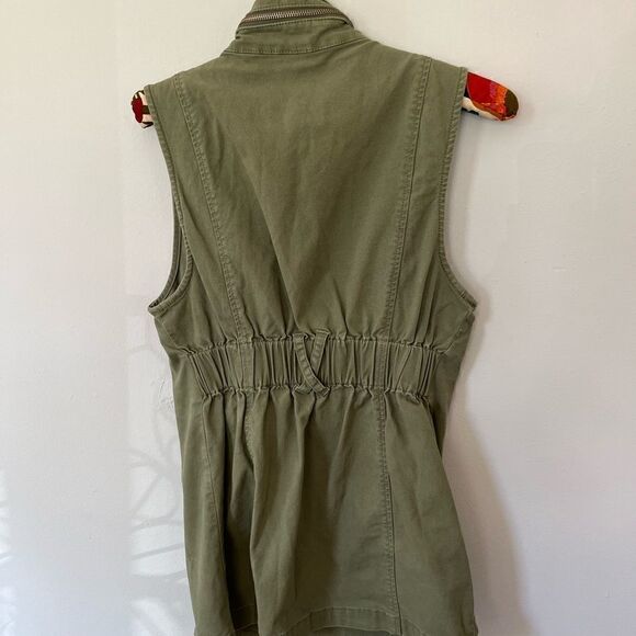 CABI | army green sleeveless zip up vest | size xs - Picture 5 of 6